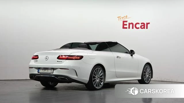 Mercedes-Benz E-Class W213 2021 Белый из Кореи