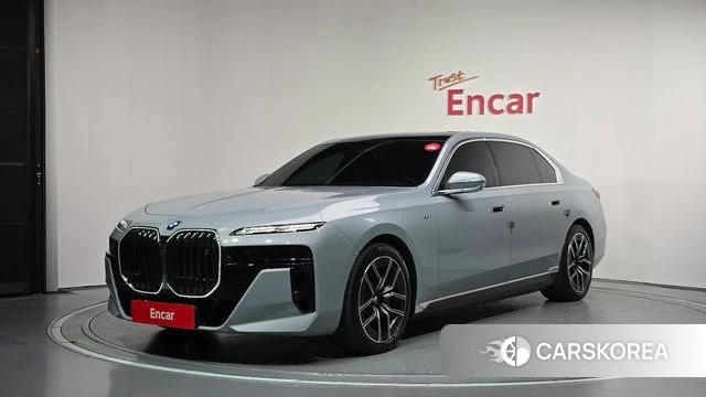BMW i7 (G70) 2023 Серебристо-серый из Кореи
