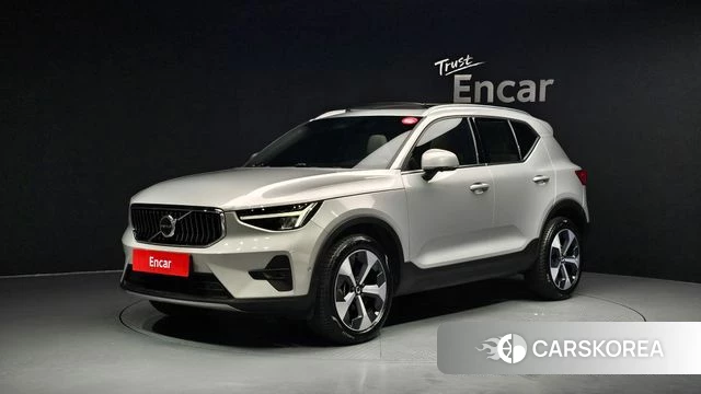 Volvo XC40 2023 Серебряный из Кореи