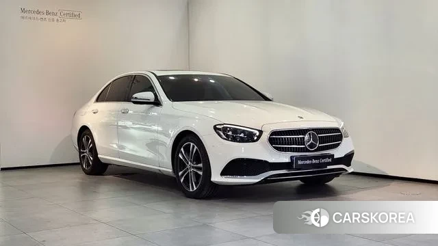 Mercedes-Benz E-Class W213 2023 Белый из Кореи