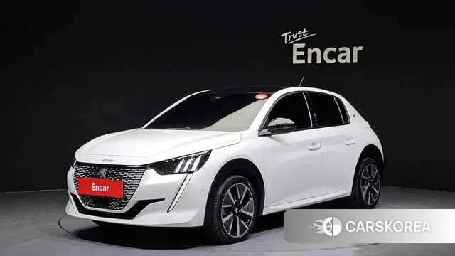 Peugeot e-208 second Generation 2022 Белый из Кореи