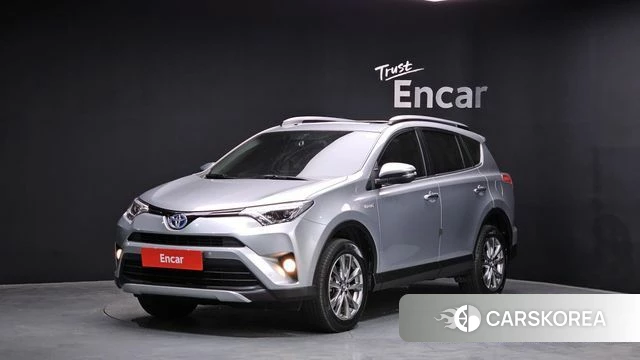 Toyota RAV4 2018 Серебряный из Кореи