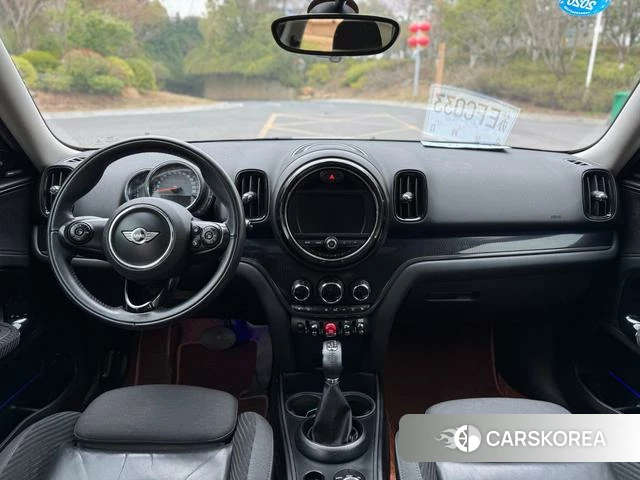 MINI COUNTRYMAN 2018 Белый из Китая