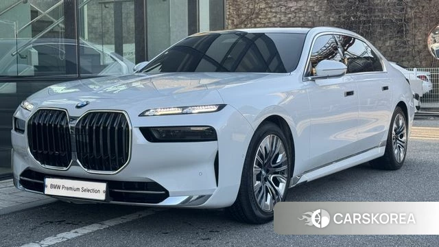 BMW 7 Series (G70) 2023 Белый из Кореи