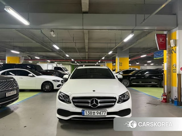Mercedes-Benz E-Class W213 2019 Белый из Кореи