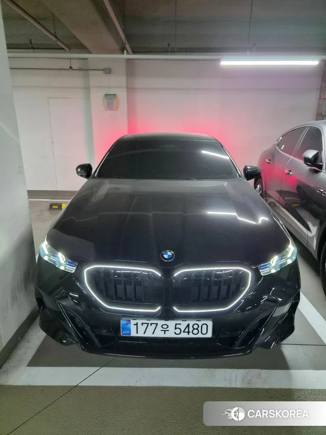 BMW 5 Series (G60) 2025 Черный из Кореи