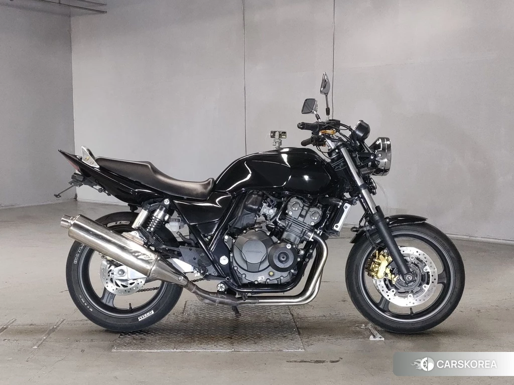 Проданный Honda CB400SF 2010 из Японии