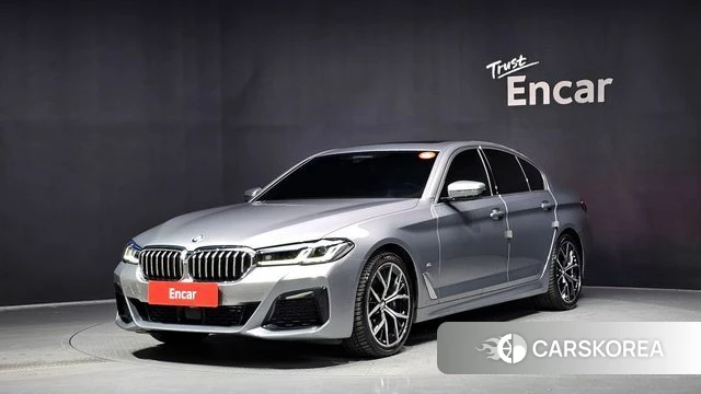 BMW 5 Series (G30) 2023 Серебристо-серый из Кореи