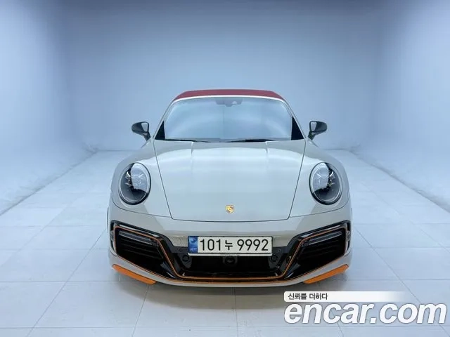 Porsche 911(992) 2023 Серебристо-серый из Кореи