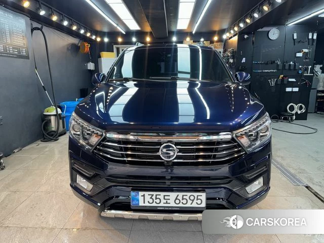 Ssangyong Korando Turismo 2018 Синий из Кореи
