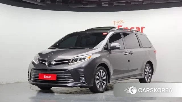 Toyota Sienna 2018 Серый из Кореи