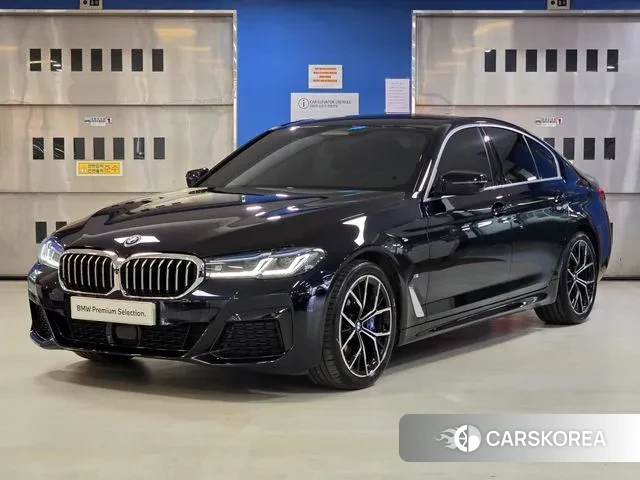 BMW 5 Series (G30) 2023 Черный из Кореи
