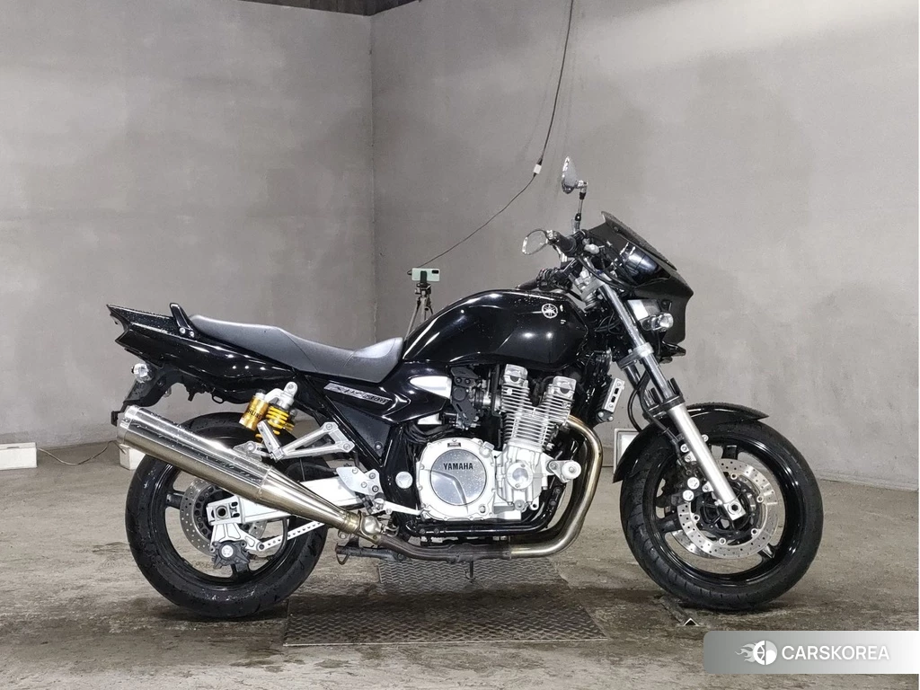 Проданный Yamaha XJR 1300 id 4158003 из Японии