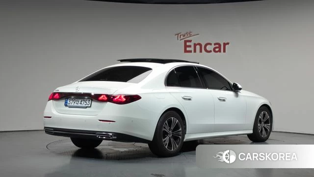 Mercedes-Benz E-Class W214 2024 Белый из Кореи