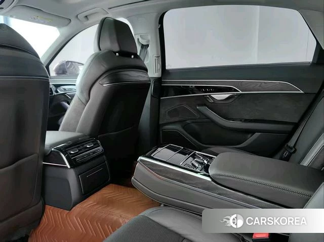 Audi A8 2022 Черный из Китая