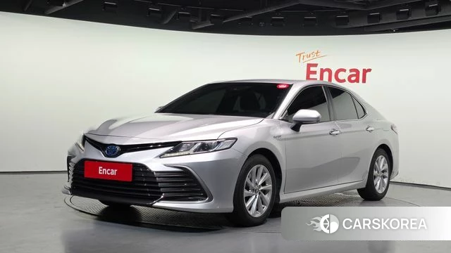 Toyota Camry (XV70) 2022 Серебряный из Кореи