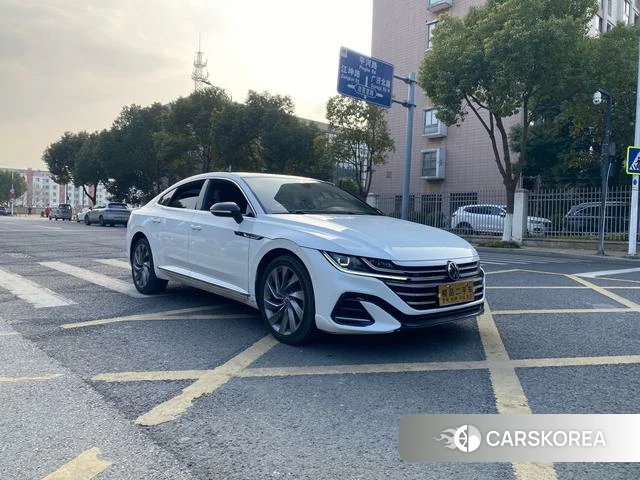 Volkswagen CC 2023 Белый из Китая