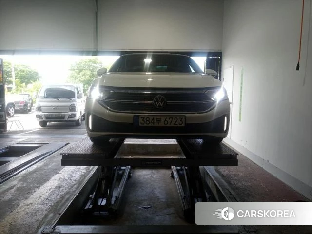 Volkswagen 7th Generation of Jetta 2024 Белый из Кореи