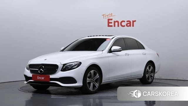Mercedes-Benz E-Class W213 2019 Белый из Кореи