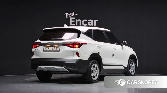 Kia Seltos 2022 Белый из Кореи