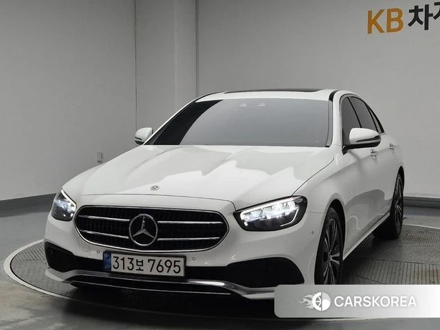 Mercedes-Benz E-Class W213 2021 Белый из Кореи