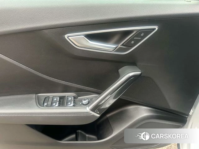 Audi Q2L 2024 Белый из Китая