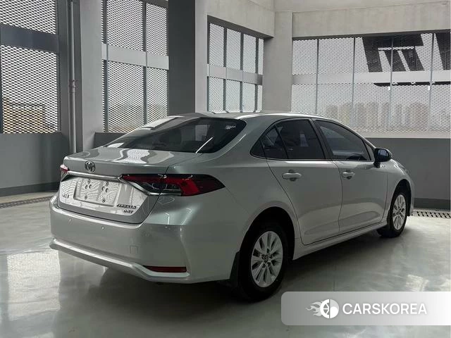 Toyota Corolla 2020 Серебристо-серый из Китая