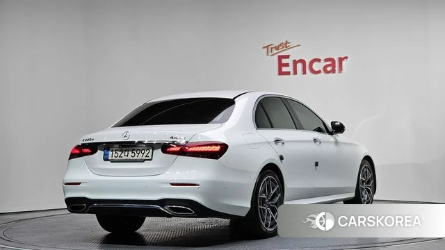 Mercedes-Benz E-Class W213 2022 Белый из Кореи