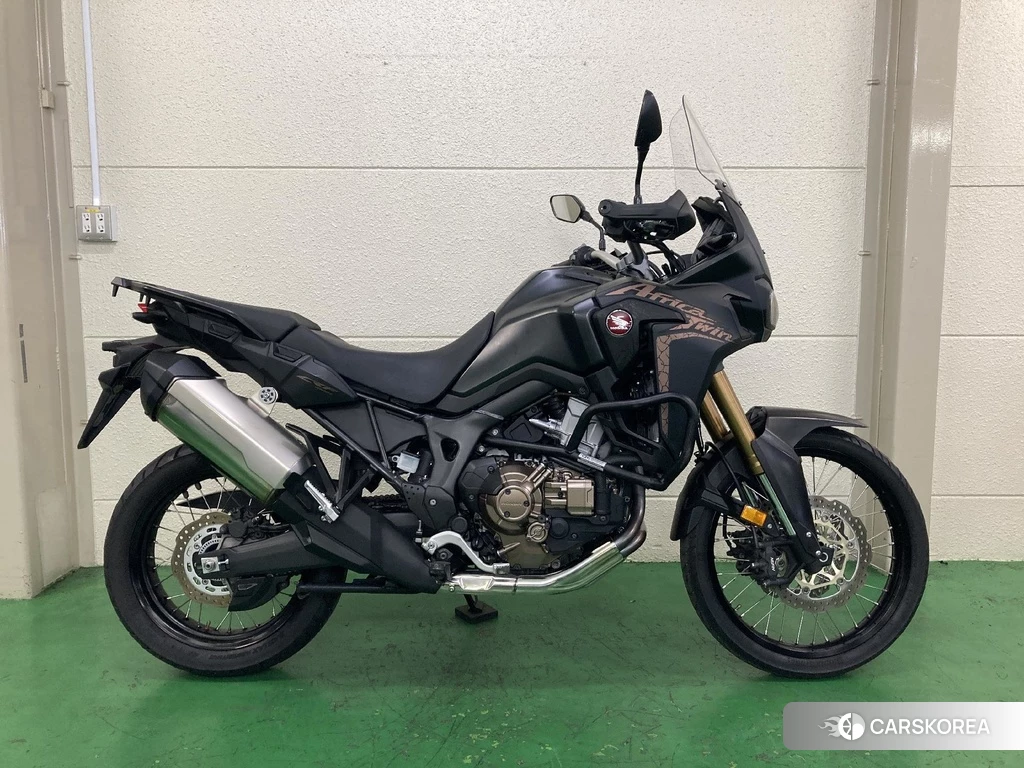 Проданный Honda CRF1000L AFRICA TWIN 2018 из Японии
