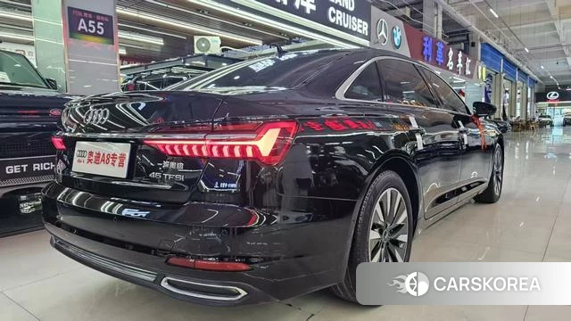 Audi A6L 2022 Черный из Китая