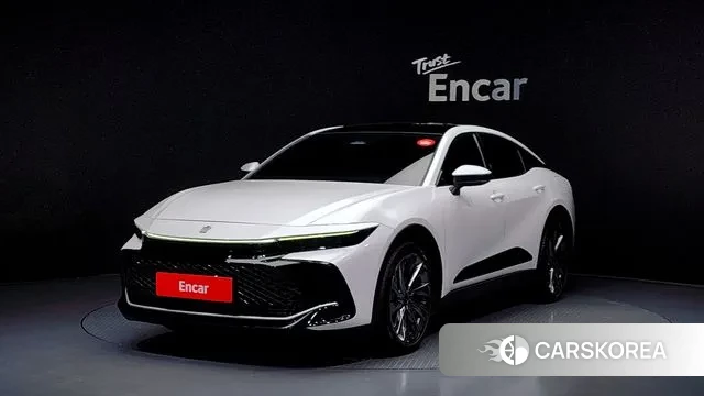 Toyota Crown Crossover 2023 Белый из Кореи