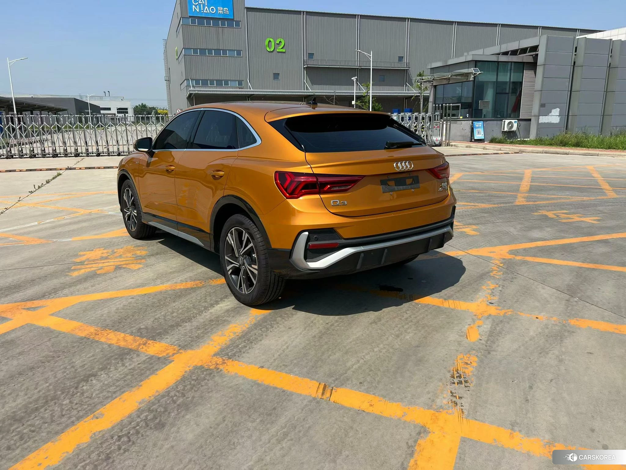 Audi Q3 Sportback 2020 Оранжевый из Китая
