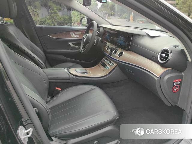 Mercedes-Benz E-class 2021 Черный из Китая