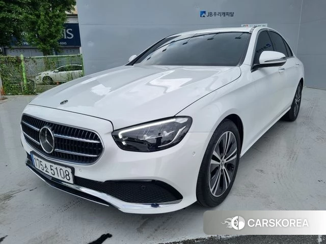 Mercedes-Benz E-Class W213 2021 Белый из Кореи