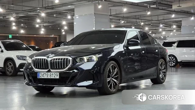 BMW 5 Series (G60) 2025 Черный из Кореи
