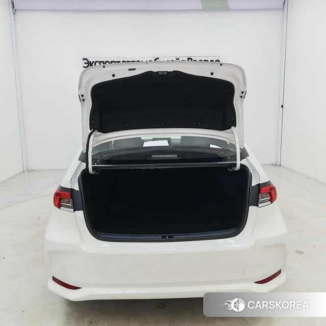 Toyota Corolla 2023 Белый из Китая