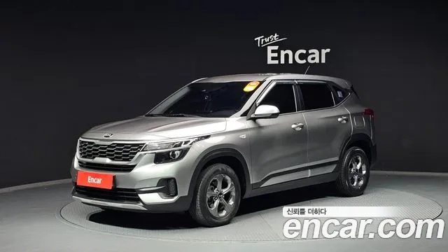 Kia Seltos 2020 Серебристо-серый из Кореи