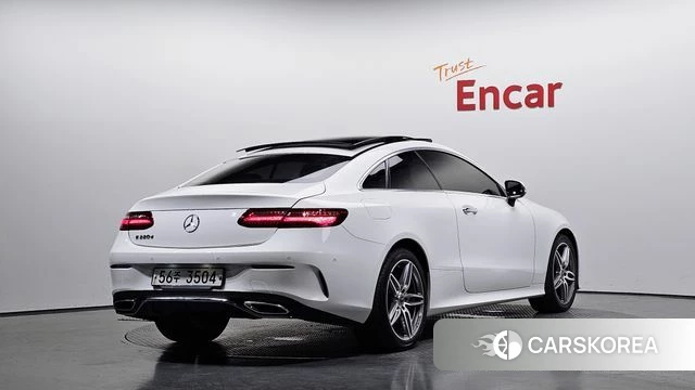 Mercedes-Benz E-Class W213 2019 Белый из Кореи
