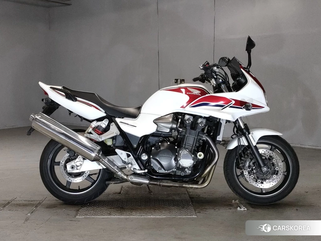 Проданный Honda CB1300SF BOLDOR 2011 из Японии
