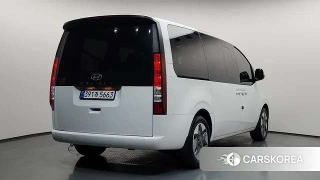 Hyundai Staria 2024 Белый из Кореи