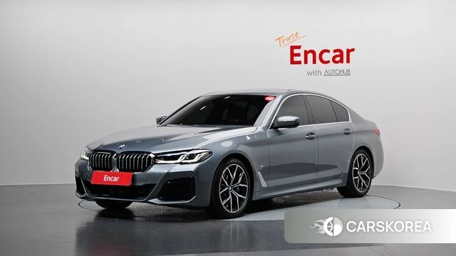 BMW 5 Series (G30) 2023 Серебристо-серый из Кореи