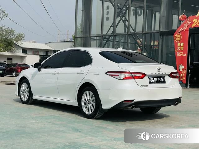 Toyota Camry 2023 Белый из Китая