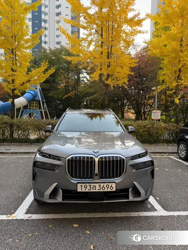 BMW X7 (G07) 2024 Серый из Кореи