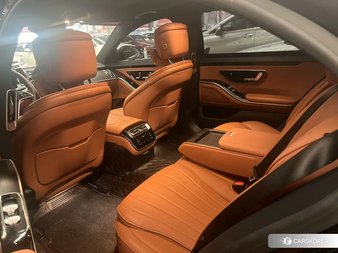 Mercedes-Benz S-Class 2023 Черный из Китая