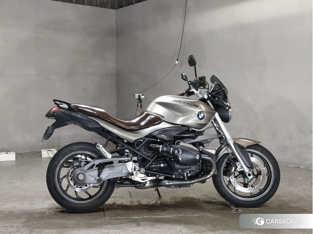 Проданный BMW R1200R 2013 из Японии