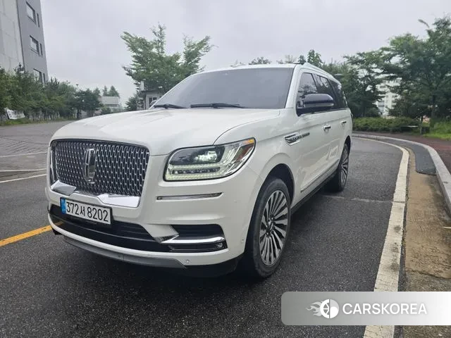 Lincoln Navigator 4th generation 2021 Белый из Кореи