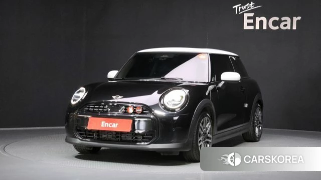 Mini Cooper C 4th generation 2024 Черный из Кореи