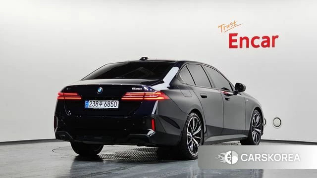 BMW 5 Series (G60) 2025 Черный из Кореи