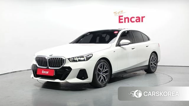 BMW 5 Series (G60) 2023 Белый из Кореи