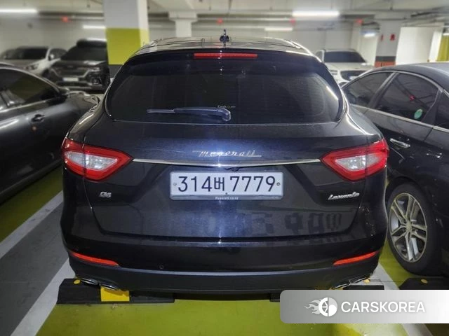 Maserati Levante 2019 Черный из Кореи